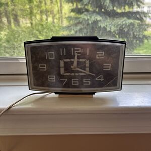 Retro 1970s Timex Analog Electric Wall Clock Brown Working Model 2191 Mod